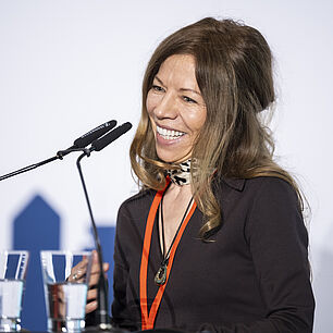 Frau Dr. Wolf während einer Rede bei den 20. Münchner AIDS- und Infektiologie-Tagen 2026 in Berlin