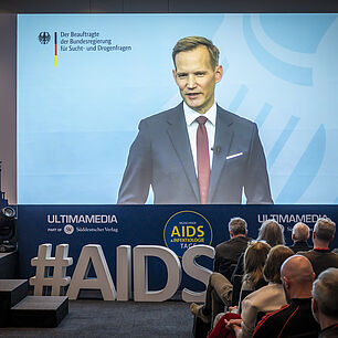 Video von Herr Streeck als Vortrag bei den 20. Münchner AIDS- und Infektiologie-Tagen 2026 in Berlin.